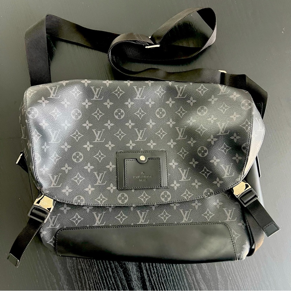 LOUIS VUITTON Eclipse Monogram Voyager MM Messenger Bag